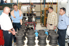 9-visita CATERPILLAR 2013